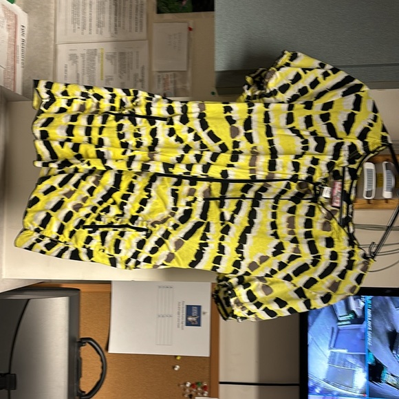 Koi extra large women’s scrub top - Picture 2 of 4